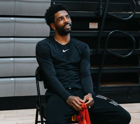 LOL赛事入口-包含托特纳姆训练开放日，关键时刻迎来里程碑引欢呼，欧篮联在即，球队文化再被提及的词条