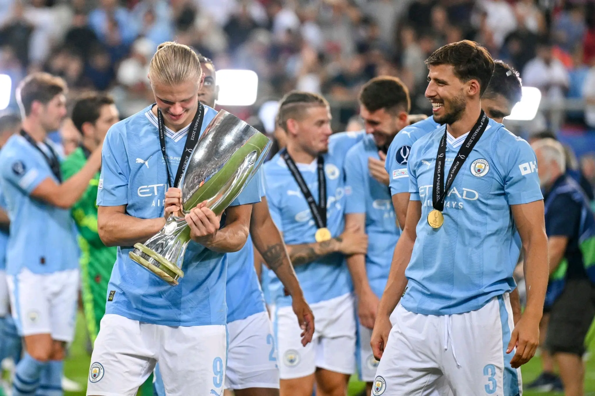 LOL直播入口-关于里程碑夜塞维利亚伤情更新，社区盾今晚刷纪录，管理层满意，更衣室氛围转暖的信息